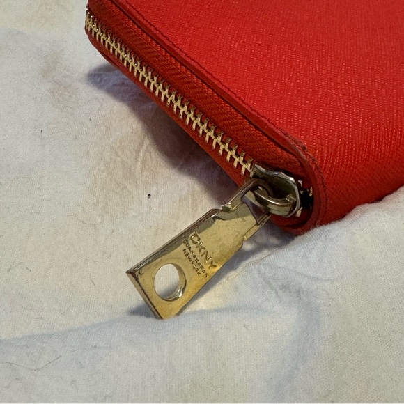 DKNY Summer Spring Wallet Coral - Picture 4 of 10